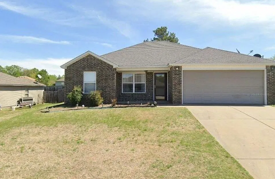3600 Breezy Cir
