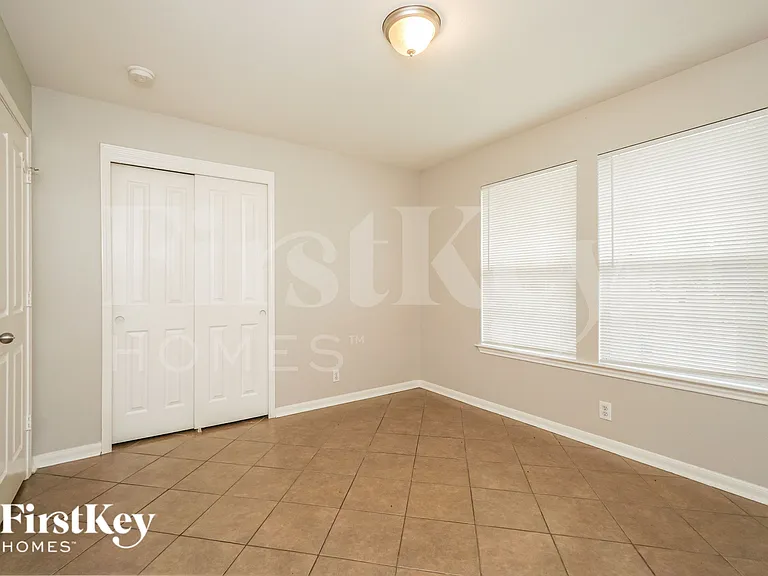 1010 Magnolia Bnd — Photo 12