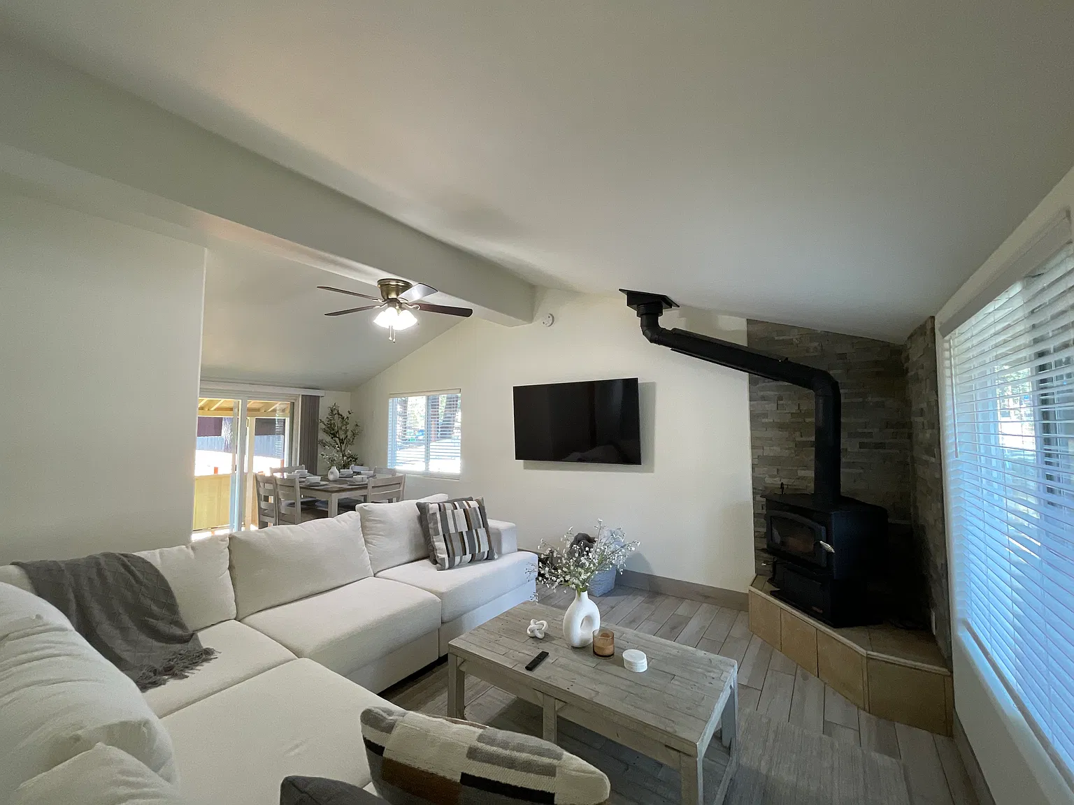 3 bed, 1152 sqft, $4,000 — Photo 2