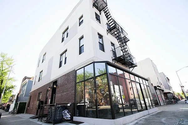 Rented by Nooklyn NYC LLC | media 81