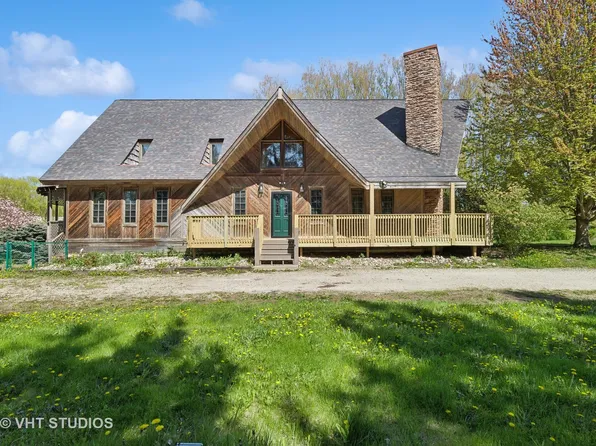 39929 N Mauser Dr, Wadsworth, IL 60083