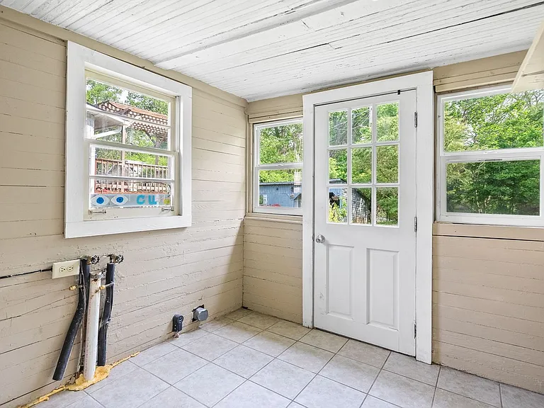 232 Georgia Ave — Photo 22