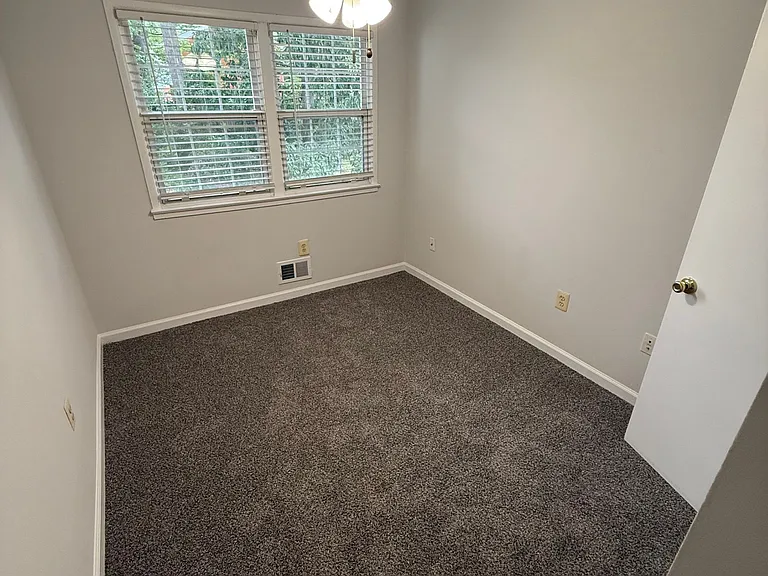 Longview — Photo 139