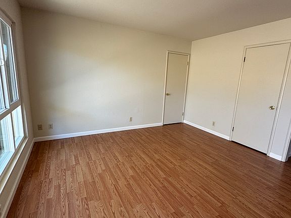 2nd image of 433 Whitehall Rd