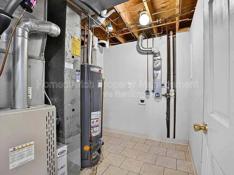 10608 Canter Way — Photo 35