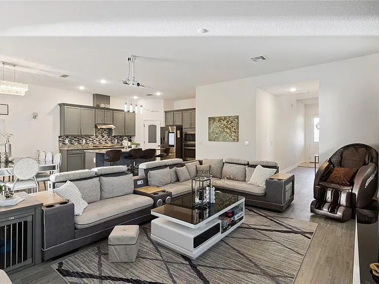 2264 Emerald Springs Dr — Photo 2