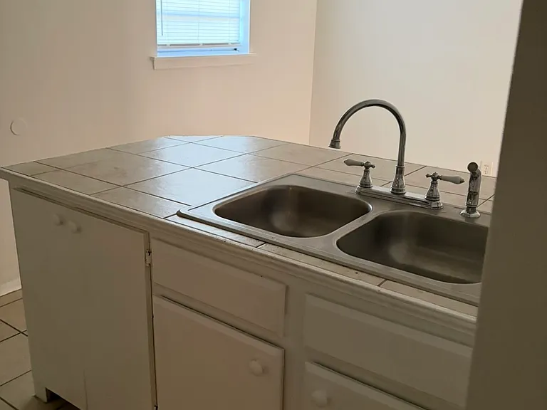 1611 Oak Brook Dr — Photo 15