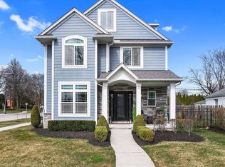 2005 Dorchester Rd, Birmingham, MI 48009