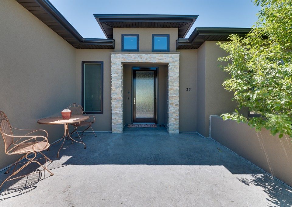 2nd image of 629 Falcon Crest Dr