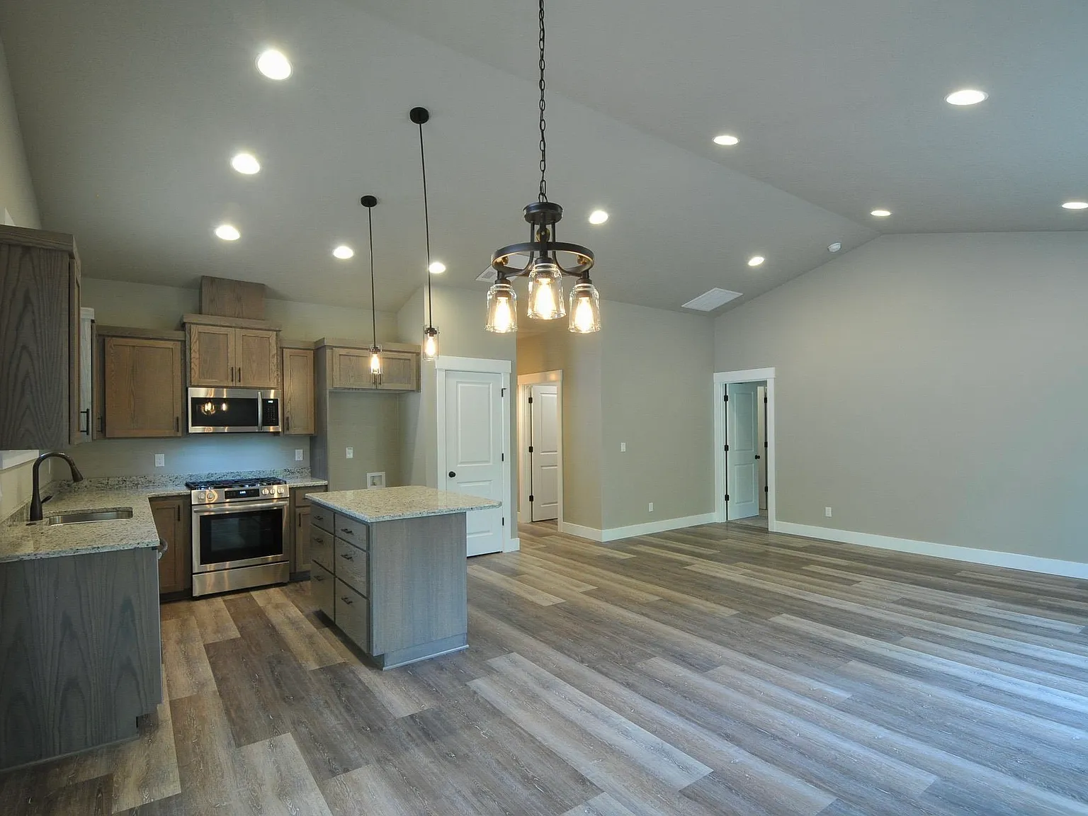 3 bed, 1483 sqft, $2,850 — Photo 3