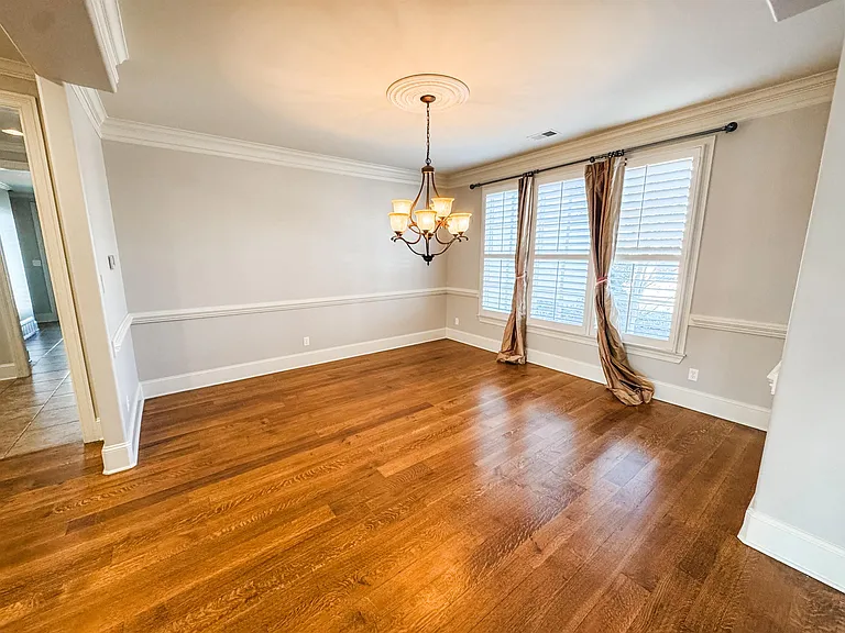 713 Briston Ln — Photo 3