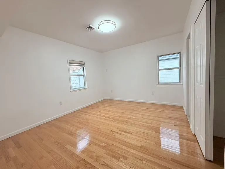 3432 205th St #2F — Photo 7