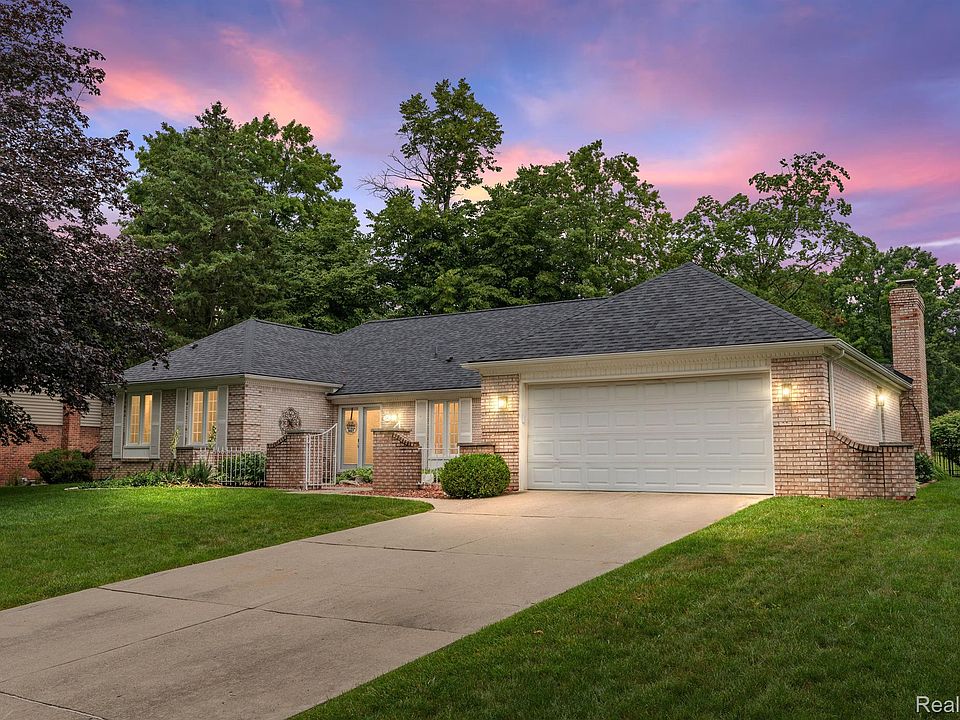 1st image of 25853 Livingston Cir