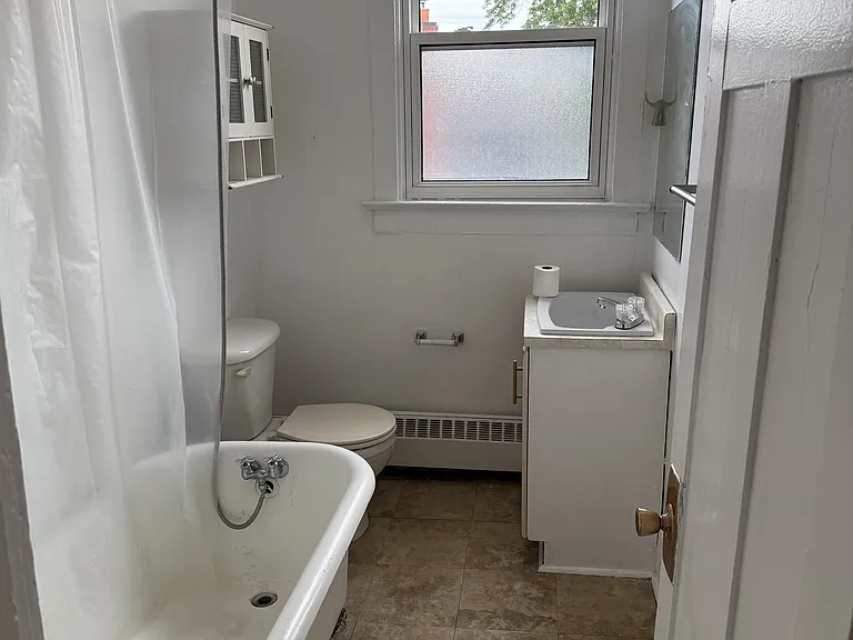 355 Elgin St #C — Photo 14