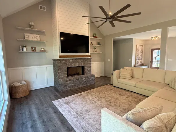15 Old Road Way, Cropwell, AL 35054