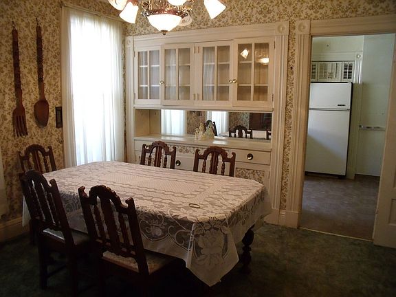 Formal Dining