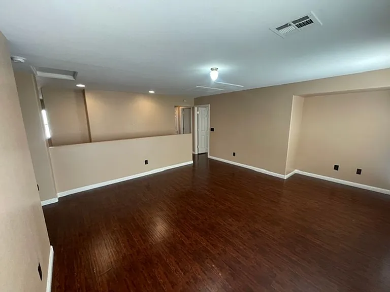 5645 Breckenridge St — Photo 21