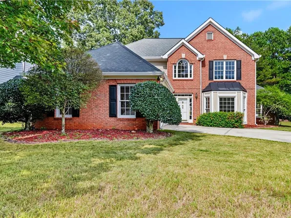 69 Championship Ct, Fayetteville, GA 30215