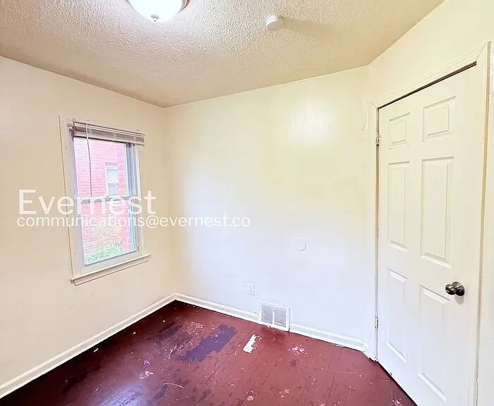 18659 Shaftsbury Ave — Photo 16