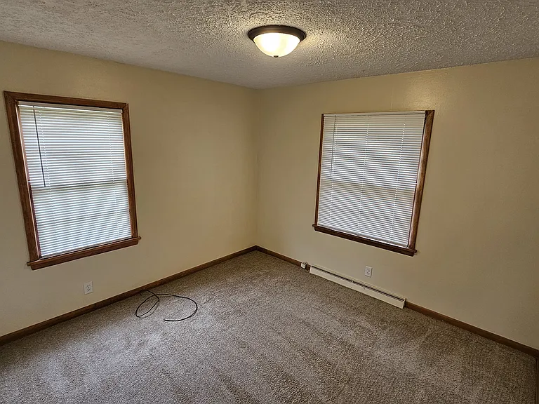 570 Wyandot Ave — Photo 9