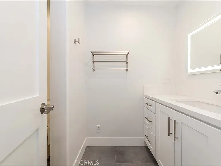 941 W Carson St #226 — Photo 14