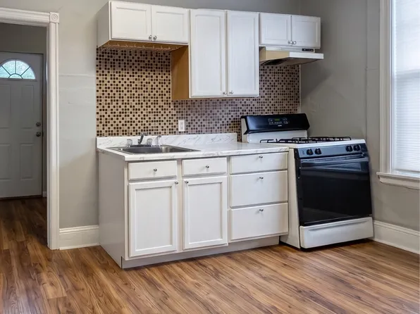 5652 Addison St, Philadelphia, PA 19143