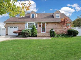 26 S Violet St, Bethpage, NY 11714