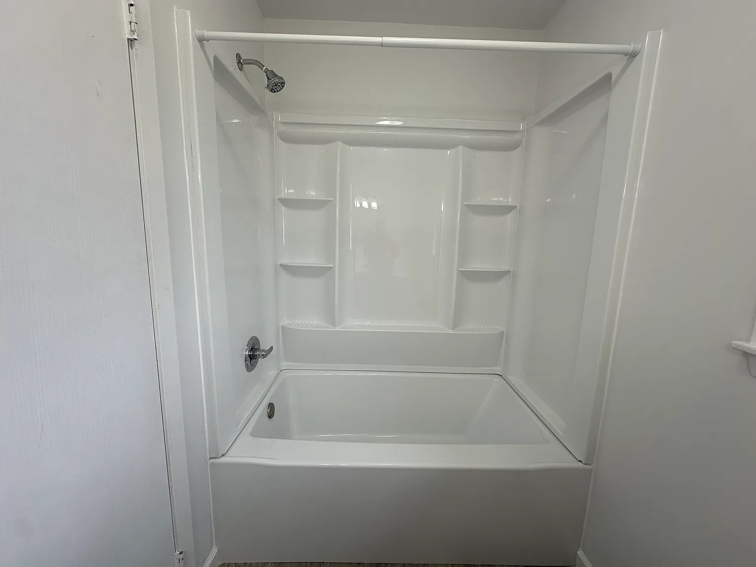 2 bed, 960 sqft, $1,300 — Photo 2