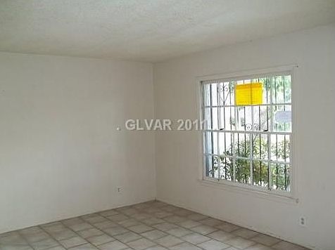 3rd image of 1467 Lorilyn Ave Unit 1