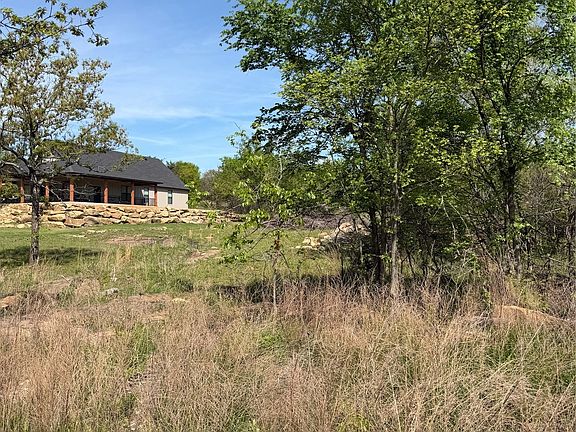 3rd image of 5 E 1150th Rd