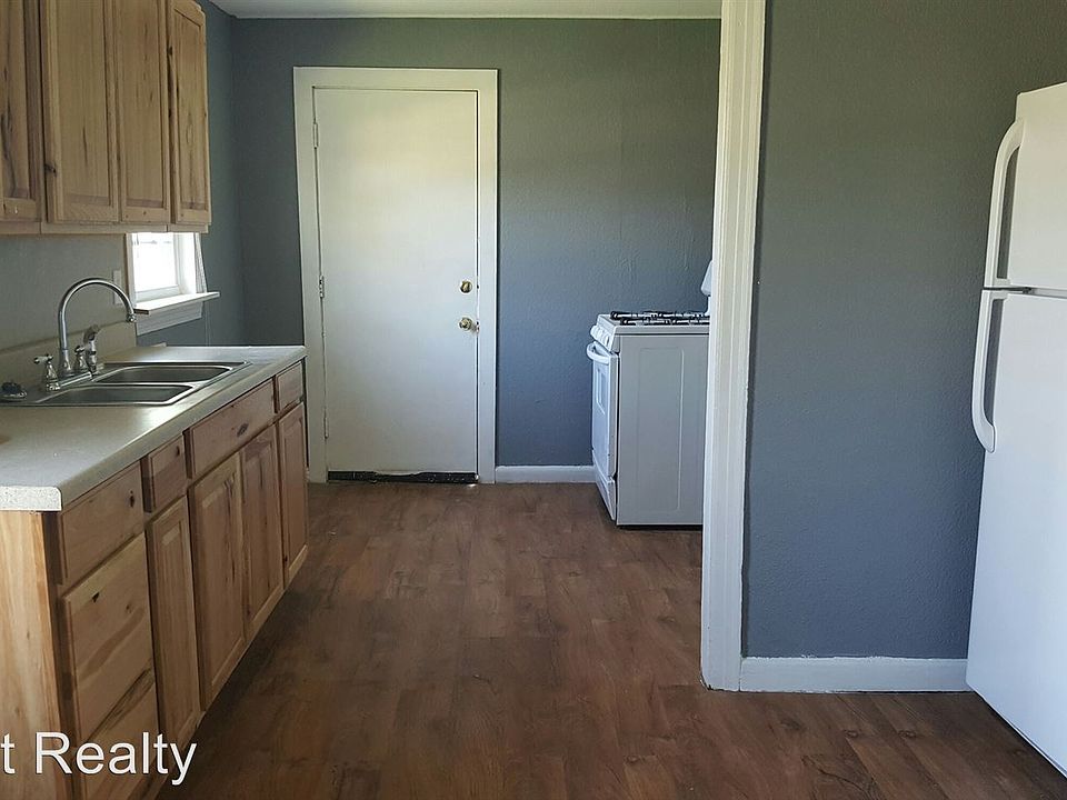1st image of 1557 Portland Ave