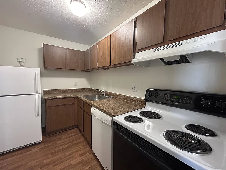 Windsor Place Apartments — Photo 109
