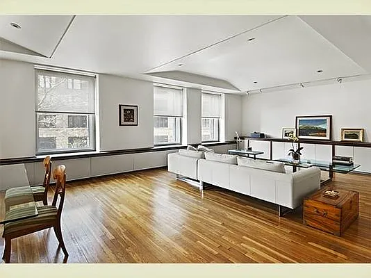 Sold by Stribling | media 22