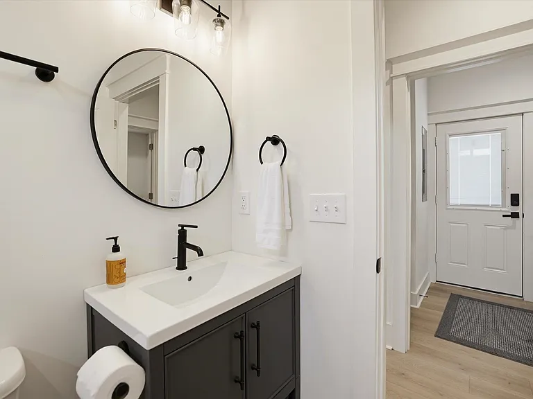 4052 Poets Trl — Photo 26