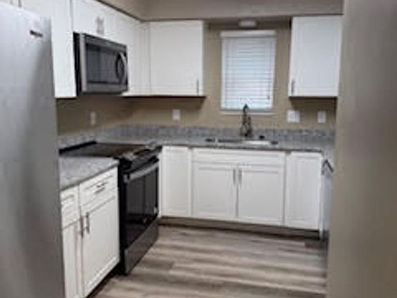 5th image of 913 Brittany Deanne Ln