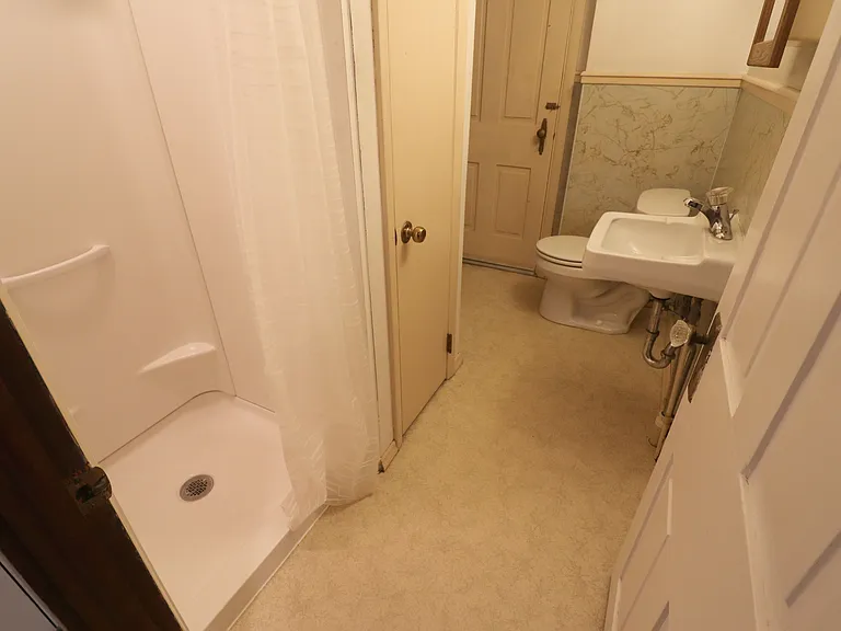 364 Main St #4 — Photo 13