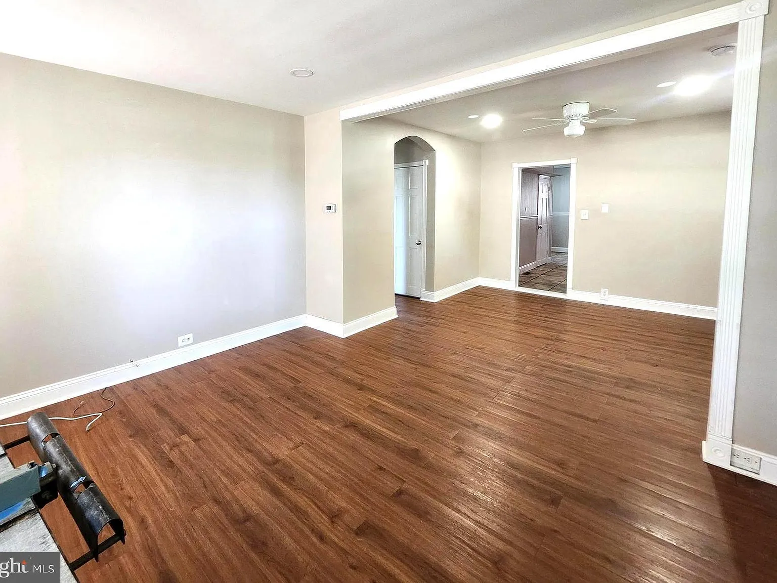 3 bed, 1.0 bath, 2141 sqft, $1,900 — Photo 3