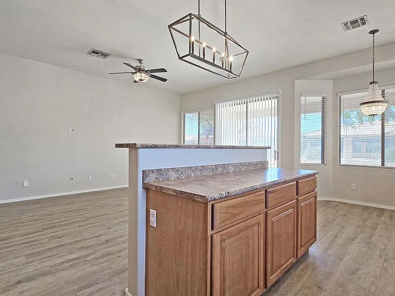 13588 W Alvarado Dr — Photo 8