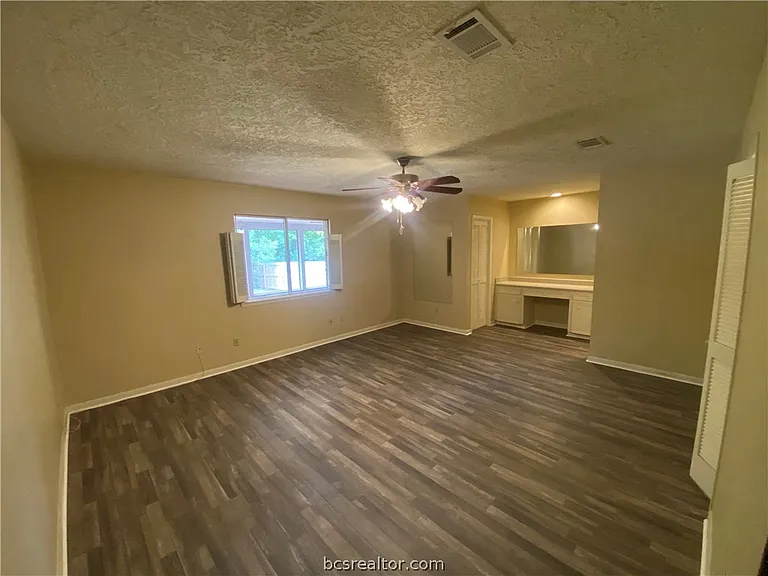 1202 Holleman Dr — Photo 8
