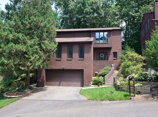 3208 Beech Tree Ct, Fairfax, VA 22030