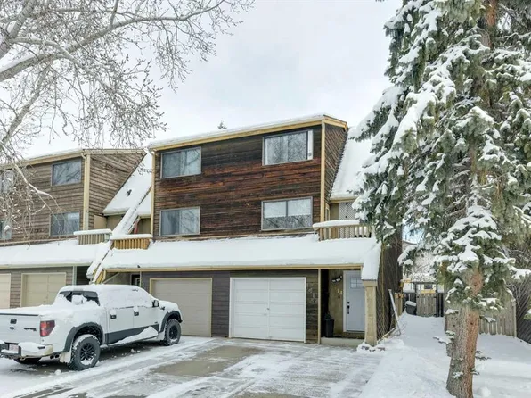 1414 SW Ranchlands Rd NW, Calgary, AB T3G 1M9