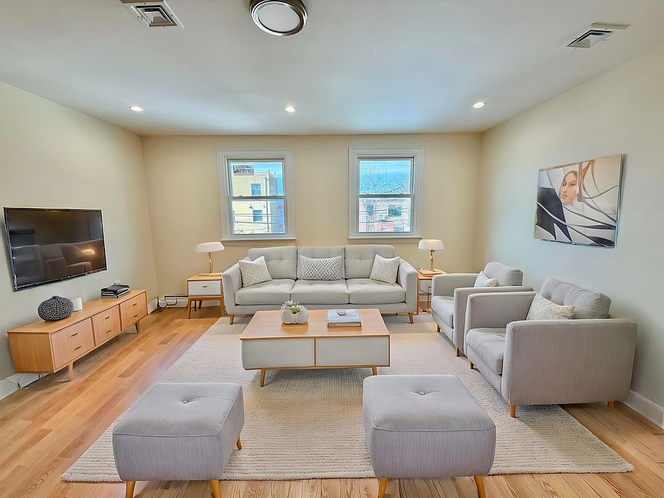 1st image of 2368 37th St #2