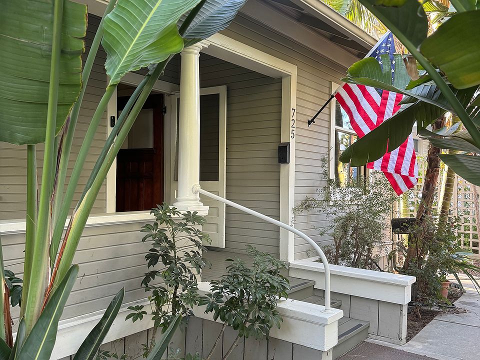 1st image of 725 De La Vina St