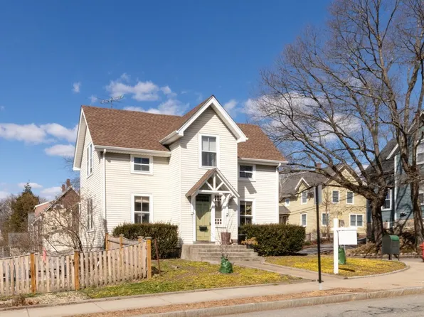 497 Auburn St, Newton, MA 02466