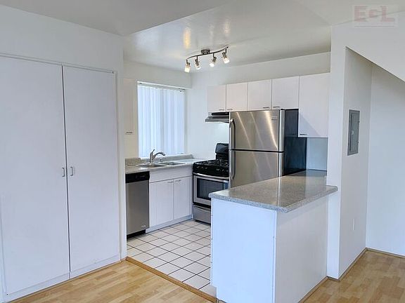 4th image of 1733 Lucile Ave