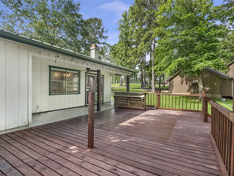 125 Red Oak Dr — Photo 16