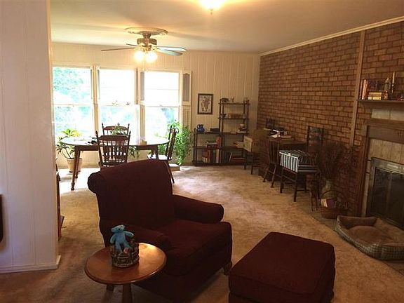4th image of 207 Westchester St