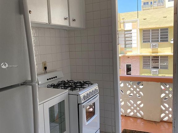5th image of 650 Pennsylvania Ave APT 21