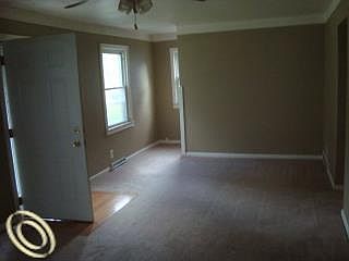 5th image of 25913 Belledale St