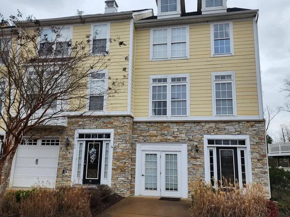 701 Monroe Point Dr, Colonial Beach, VA 22443
